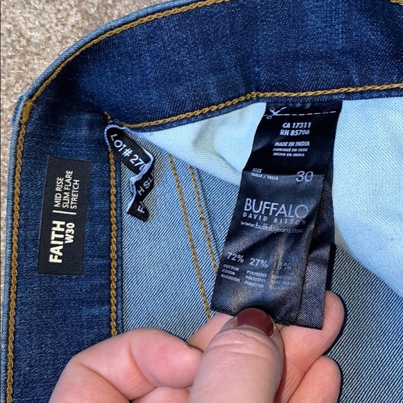 NWT Women’s Buffalo David Bitton Distressed Jeans - Picture 6 of 8